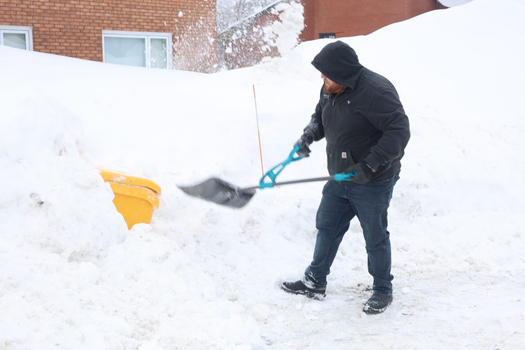 Detailed commercial snow clearing at a property in Collingwood Ontario